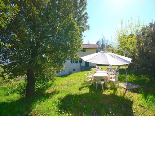 Stunning Cottage in Sesta Godano with Balcony