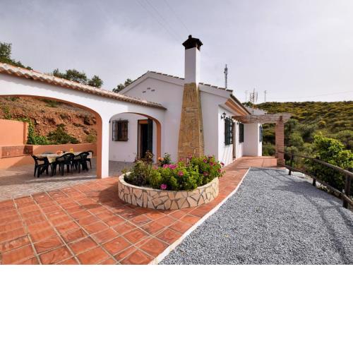 Stunning Cottage with Pool Terrace Garden Sun loungers