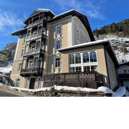 Stunning Holiday Home in Bad Gastein with Sauna