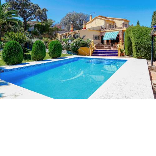 Stunning Home In Alhaurn De La Torre With 5 Bedrooms, Wifi And Swimming Pool