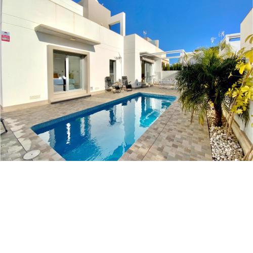 Stunning home in Alicante with 3 Bedrooms, WiFi and Outdoor swimming pool