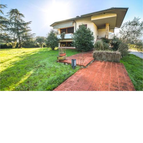 Stunning home in Antraccoli Lucca with 2 Bedrooms and WiFi