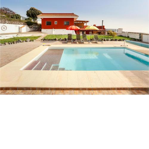 Stunning home in Arafo with Outdoor swimming pool, Heated swimming pool and Swimming pool