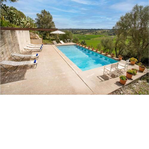 Stunning Home In Ariany With 4 Bedrooms, Wifi And Swimming Pool