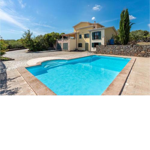 Stunning Home In Bosa With Wifi, Private Swimming Pool And Outdoor Swimming Pool