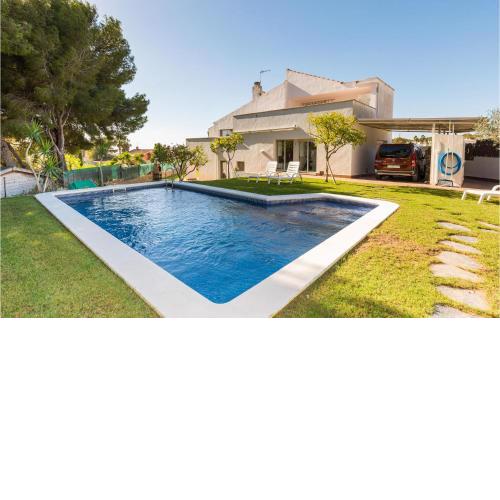 Stunning home in CALAFELL with Outdoor swimming pool, WiFi and 4 Bedrooms