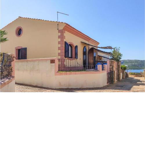 Stunning home in Capo D'Orso - Palau with 3 Bedrooms