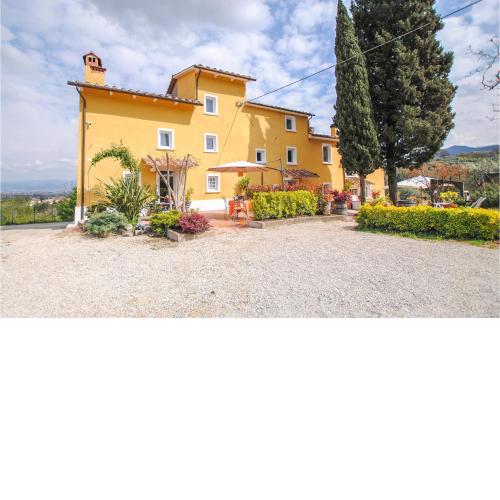Stunning home in Casalguidi PT with 2 Bedrooms and WiFi
