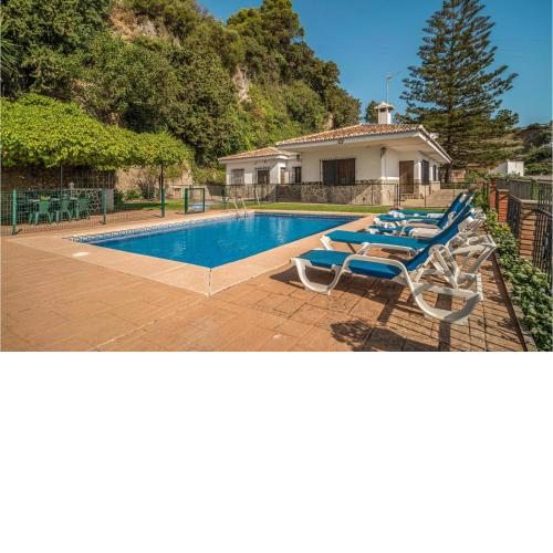 Stunning home in Casarabonela with Outdoor swimming pool, WiFi and 4 Bedrooms