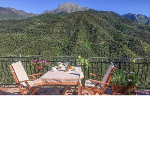 Stunning home in Castel Vittorio with WiFi and 3 Bedrooms