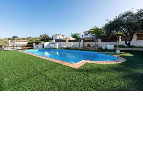 Stunning home in Castilblanco de los Ar with WiFi, Swimming pool and 4 Bedrooms