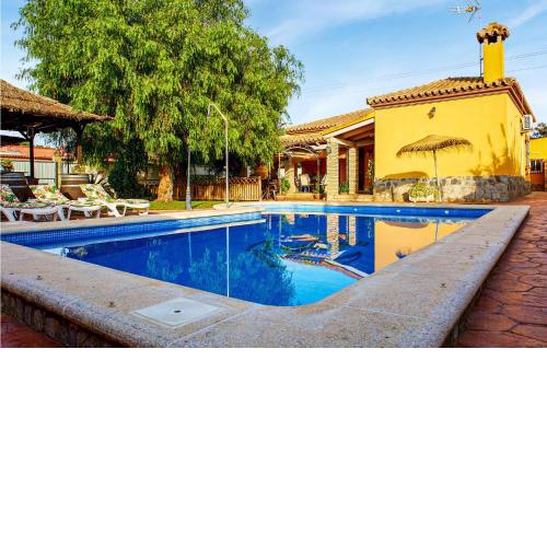 Stunning home in Chiclana de la Fronter with Outdoor swimming pool and 4 Bedrooms