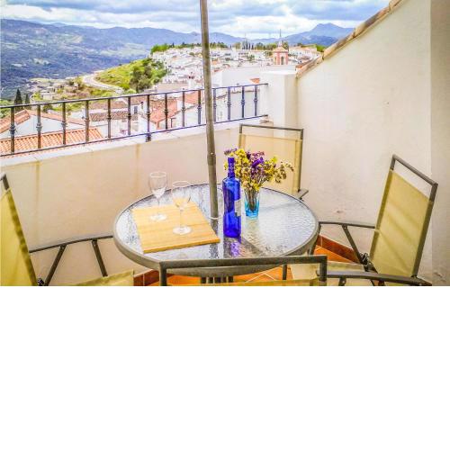 Stunning home in Cortes de la Frontera with 3 Bedrooms, Outdoor swimming pool and Swimming pool