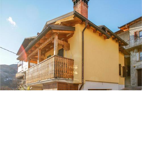 Stunning home in Dosso del Liro with 2 Bedrooms and WiFi