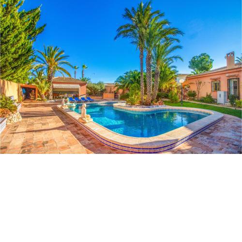 Stunning Home In El Chaparral With Wifi, 2 Bedrooms And Outdoor Swimming Pool
