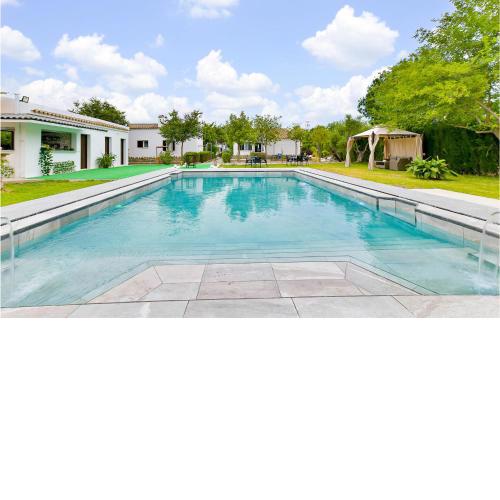 Stunning home in El Coronil with WiFi and 2 Bedrooms