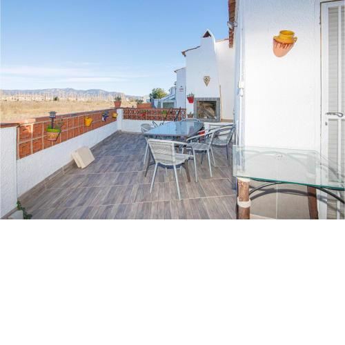 Stunning Home In Empuriabrava With Outdoor Swimming Pool, Wifi And 2 Bedrooms 2