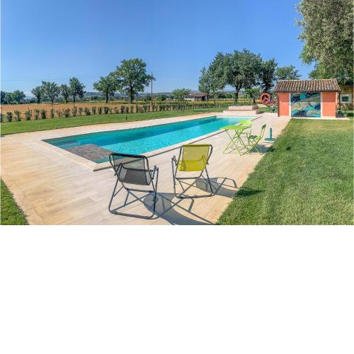 Stunning home in Foligno with Outdoor swimming pool, WiFi and 7 Bedrooms