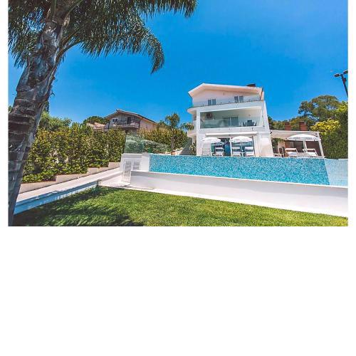 Stunning home in Fontane Bianche with Outdoor swimming pool, WiFi and 5 Bedrooms