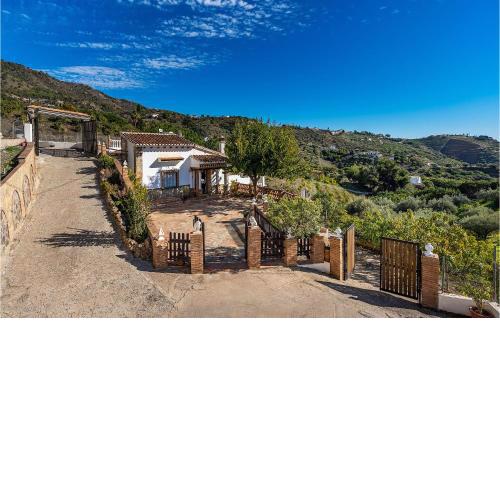 Stunning home in Frigiliana with 3 Bedrooms, WiFi and Swimming pool
