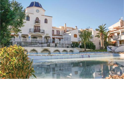 Stunning home in Gran Alacant with 3 Bedrooms, WiFi and Outdoor swimming pool