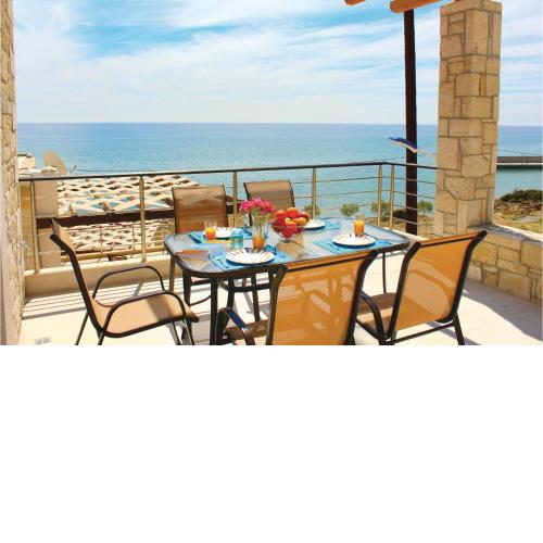 Stunning home in Heraklion with 3 Bedrooms and WiFi