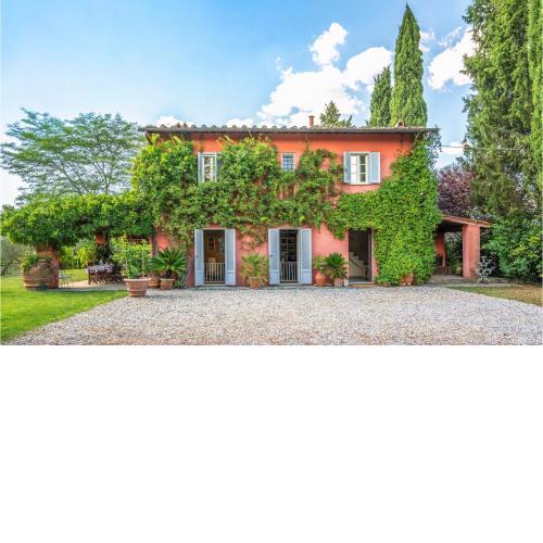 Stunning home in Impruneta with 3 Bedrooms and WiFi