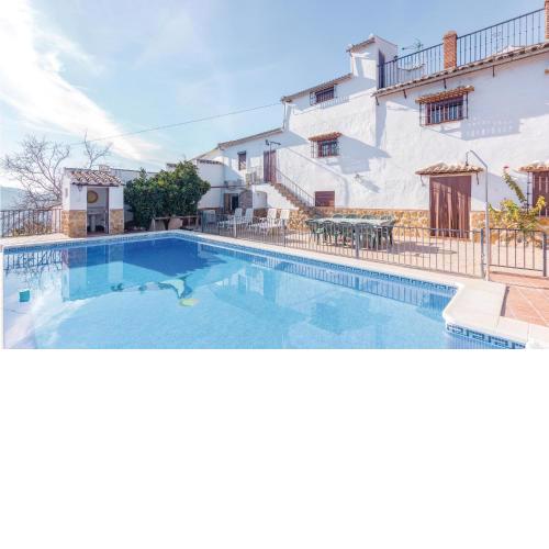 Stunning home in Iznjar with 8 Bedrooms, Private swimming pool and Outdoor swimming pool