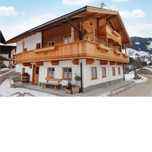 Stunning home in Kolsassberg with WiFi and 4 Bedrooms