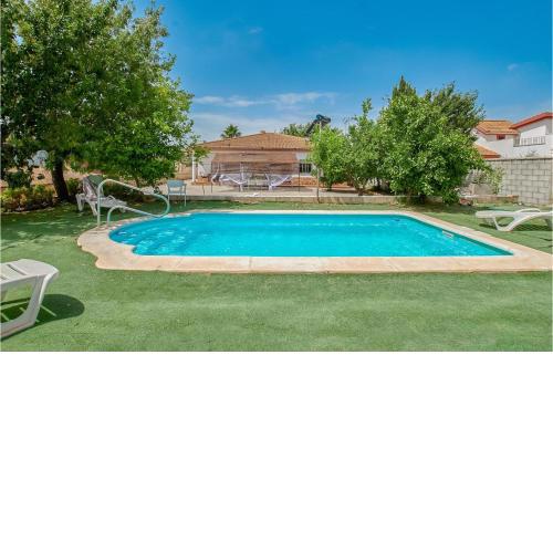 Stunning Home In La Carlota With Outdoor Swimming Pool, Wifi And Swimming Pool