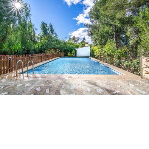 Stunning home in Liria with Outdoor swimming pool, WiFi and 5 Bedrooms