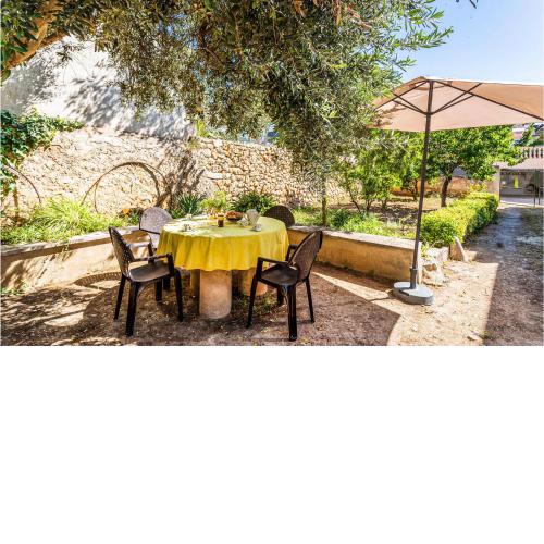 Stunning home in Lloseta with 3 Bedrooms and WiFi