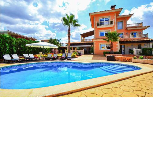 Stunning Home In Llucmajor With 5 Bedrooms, Wifi And Outdoor Swimming Pool