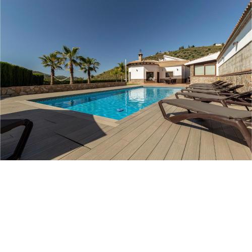 Stunning home in Malaga with 6 Bedrooms, WiFi and Outdoor swimming pool