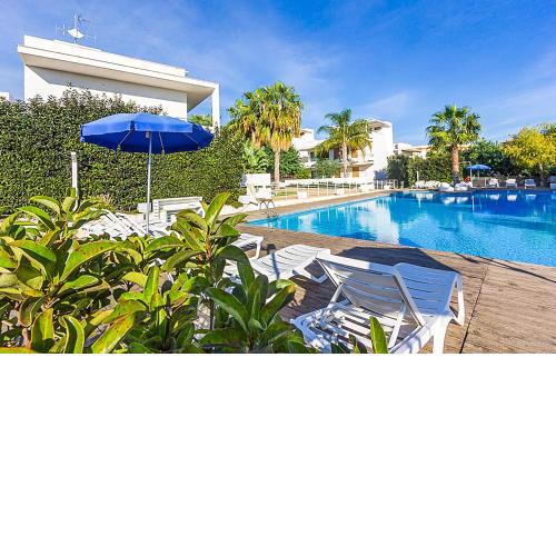 Stunning home in Marina di Ragusa with 2 Bedrooms, Outdoor swimming pool and Swimming pool
