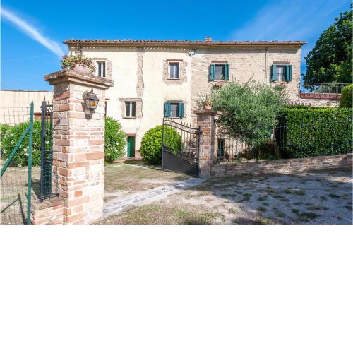 Stunning home in Monteguiduccio with 3 Bedrooms