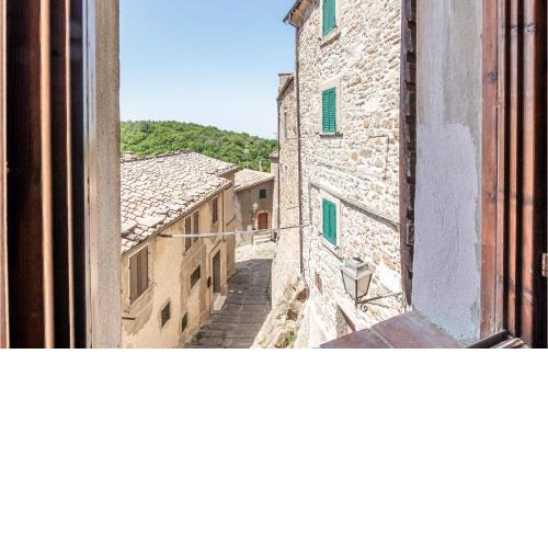 Stunning home in Monticello Amiata with WiFi and 2 Bedrooms