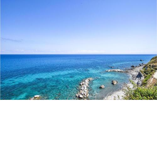 Stunning home in Motta San Giovanni with WiFi and 4 Bedrooms