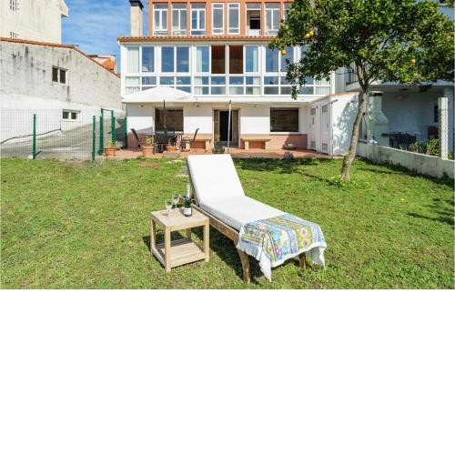 Stunning home in Muros with WiFi and 3 Bedrooms
