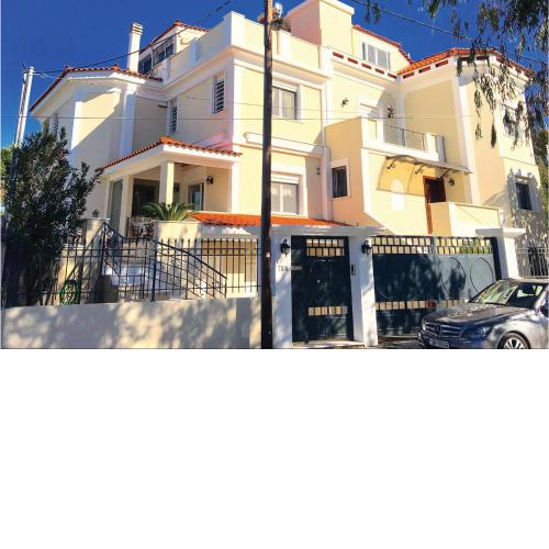 Stunning home in Nea Makri with 3 Bedrooms and WiFi