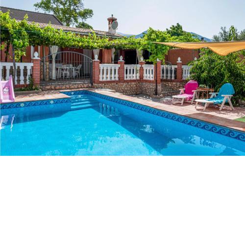 Stunning home in Padul with 2 Bedrooms, WiFi and Outdoor swimming pool