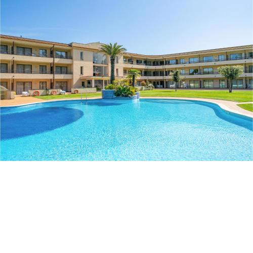 Stunning home in Pals with Outdoor swimming pool, WiFi and 2 Bedrooms