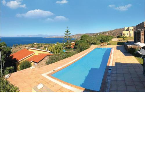 Stunning home in Perdika with 6 Bedrooms, WiFi and Outdoor swimming pool