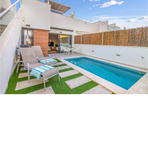 Stunning home in Roda with Outdoor swimming pool, Swimming pool and 2 Bedrooms