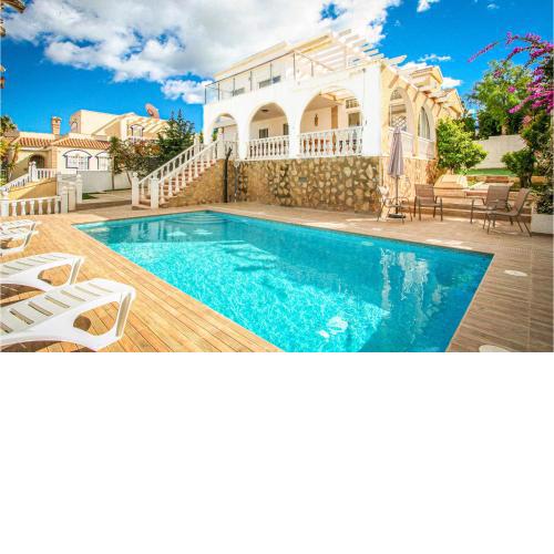 Stunning Home In Santa Pola With 4 Bedrooms, Private Swimming Pool And Outdoor Swimming Pool