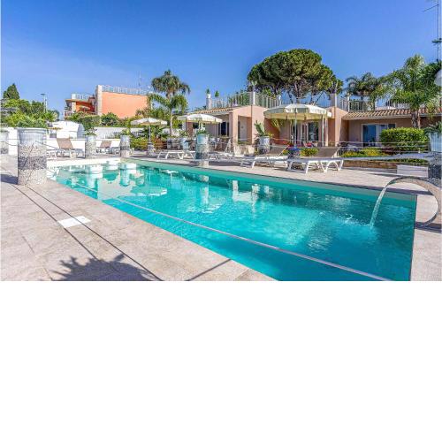 Stunning home in Siracusa with Outdoor swimming pool, WiFi and 1 Bedrooms