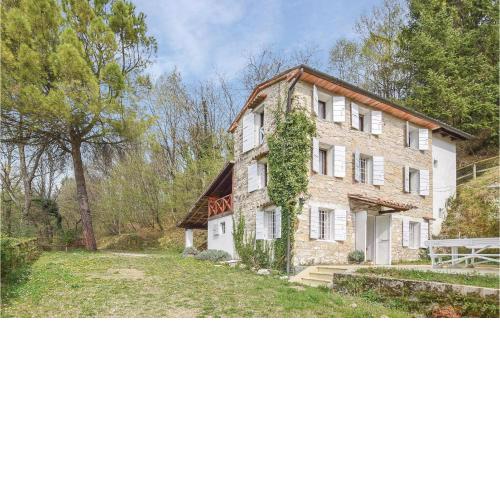 Stunning home in Tarzo with 2 Bedrooms, Sauna and WiFi