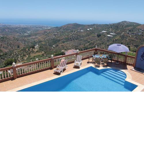 Stunning home in Torrox with 5 Bedrooms and Outdoor swimming pool