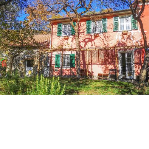 Stunning home in Uscio with 3 Bedrooms and WiFi