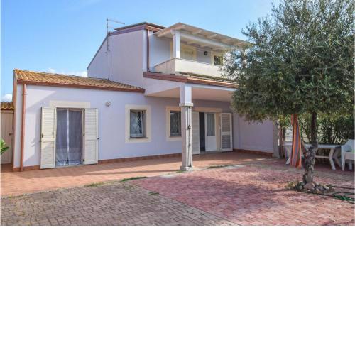 Stunning home in Valledoria with 2 Bedrooms